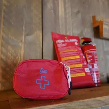 Οργανωμένο κάμπινγκ Luxe En Sfeervolle Safaritent Met Eigen Badkamer Voor 6 Personen Doc *