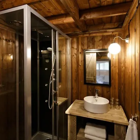 Οργανωμένο κάμπινγκ Luxe En Sfeervolle Safaritent Met Eigen Badkamer Voor 6 Personen Doc Behelp