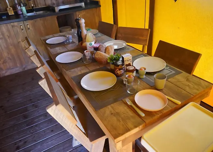 Luxe En Sfeervolle Safaritent Met Eigen Badkamer Voor 6 Personen Doc Behelp