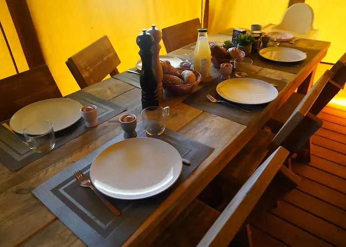 Tente de luxe Luxe En Sfeervolle Safaritent Met Eigen Badkamer Voor 6 Personen Doc Behelp