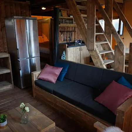 Luxe En Sfeervolle Safaritent Met Eigen Badkamer Voor 6 Personen Doc