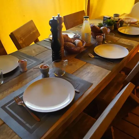 Lyxtält Luxe En Sfeervolle Safaritent Met Eigen Badkamer Voor 6 Personen Doc Behelp