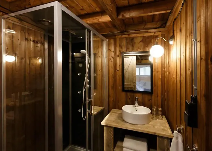 Luxusní stan Luxe En Sfeervolle Safaritent Met Eigen Badkamer Voor 6 Personen Doc Behelp